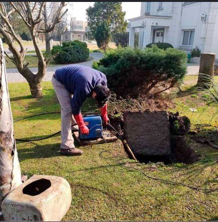 Destapación de cámara en jardín